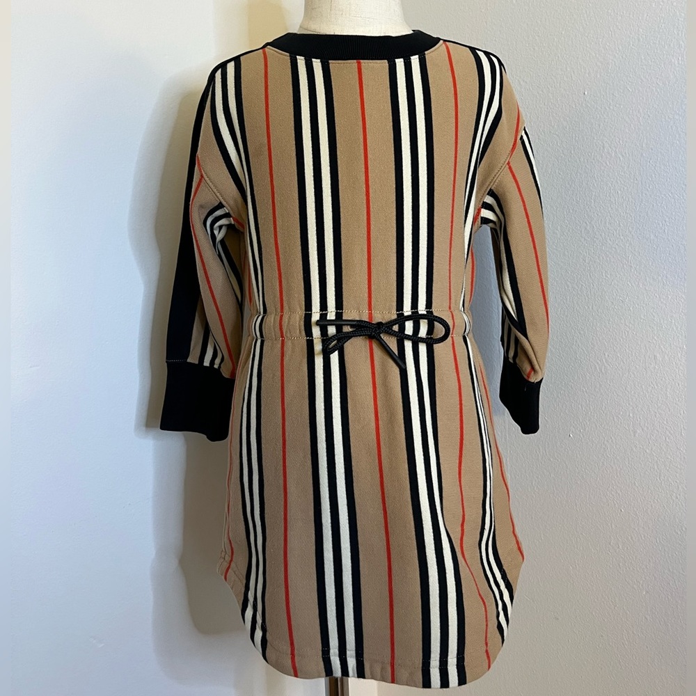 Long sleeve Burberry Girls dress size;4Y (104cm)